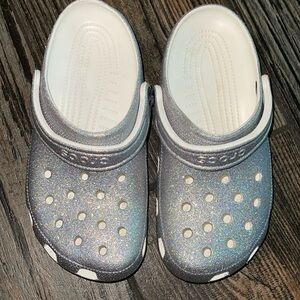 Classic silver glitter crocs women’s size 8 men’s size 6. Great condition